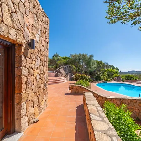 San Teodoro - By Searly Villa